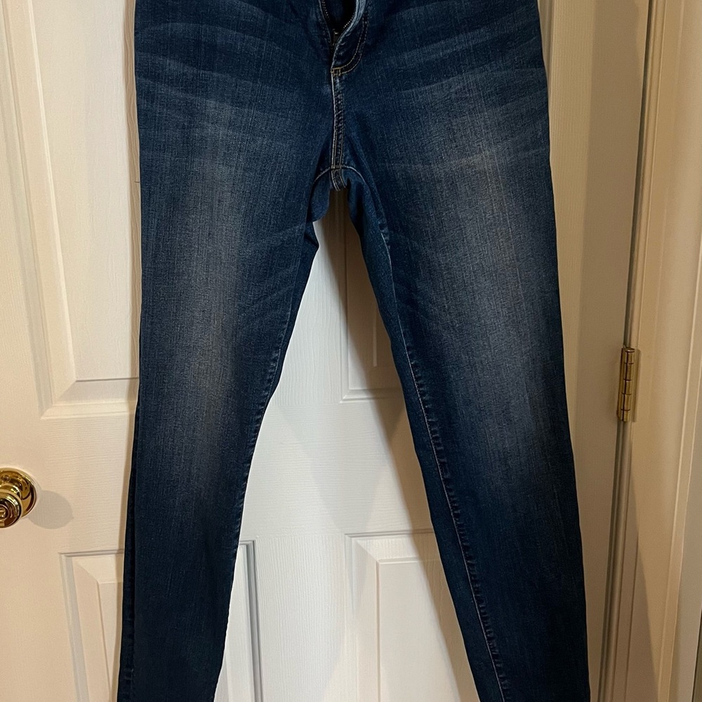 Kut from the Kloth Skinny Jeans in Classic Blue